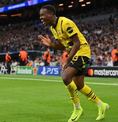 联赛杯激战：吉滕斯闪耀，切尔西险胜狼队