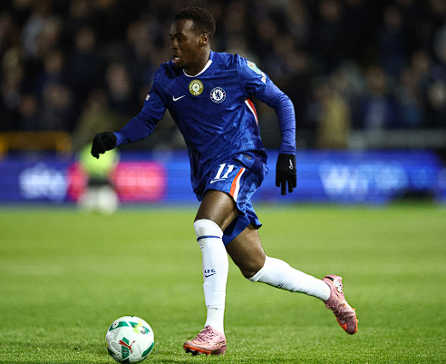 联赛杯激战：吉滕斯闪耀，切尔西险胜狼队