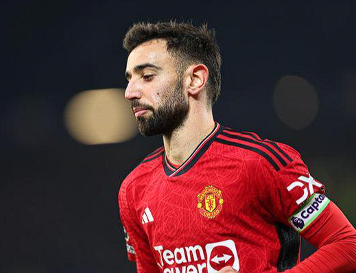 B费社媒深情发文:纪念加盟曼联六载辉煌征程